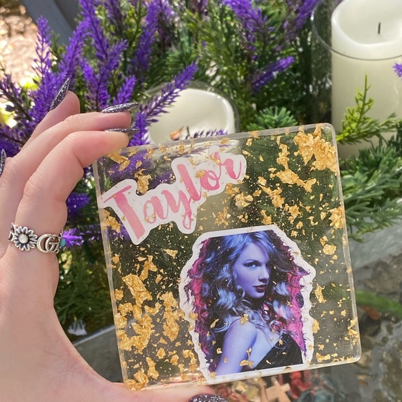 Taylor Swift Pink & Purple Portrait w Gold Flakes Resin Display Art & Mini Easel - Picture 7 of 16